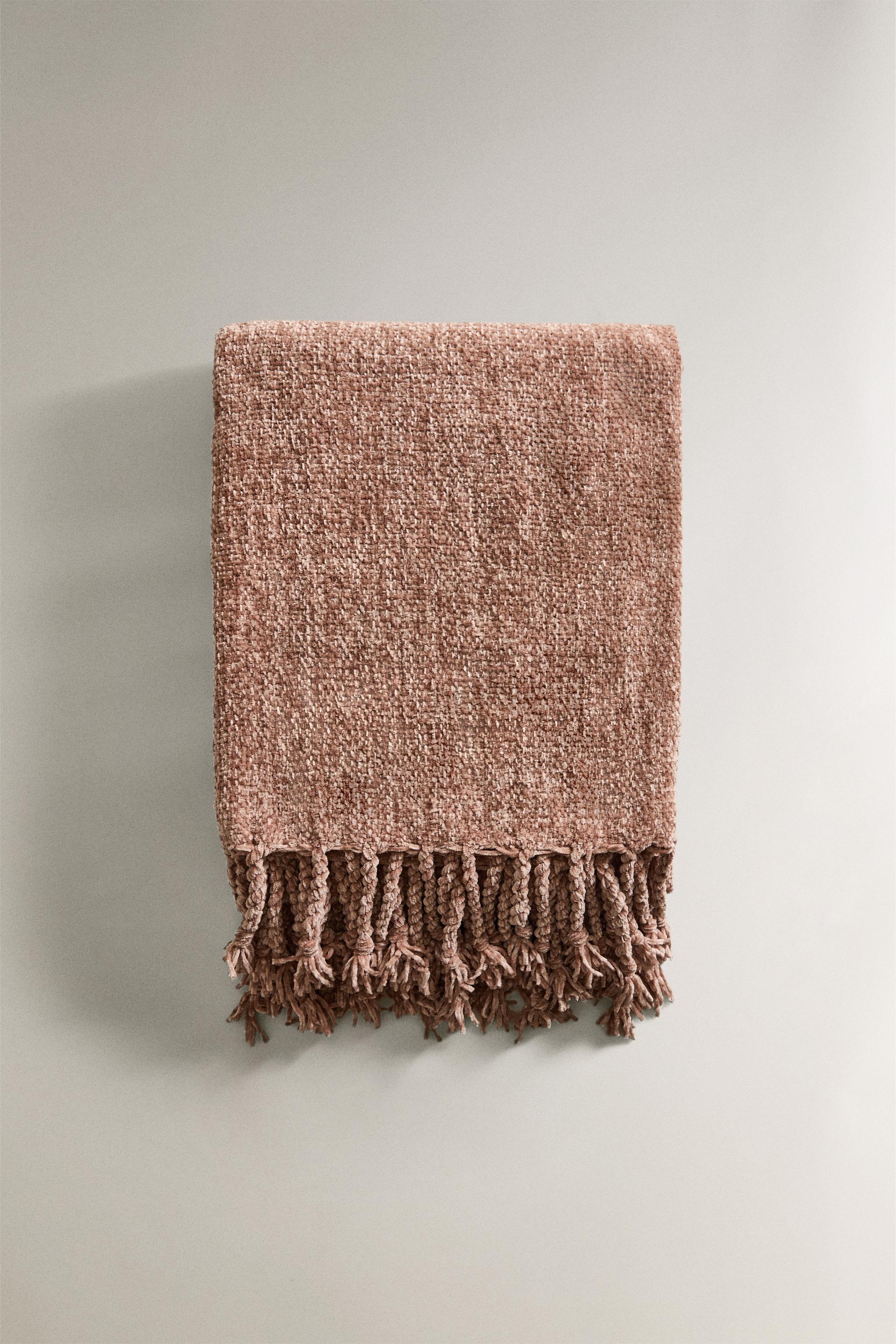 CHUNKY CHENILLE BLANKET